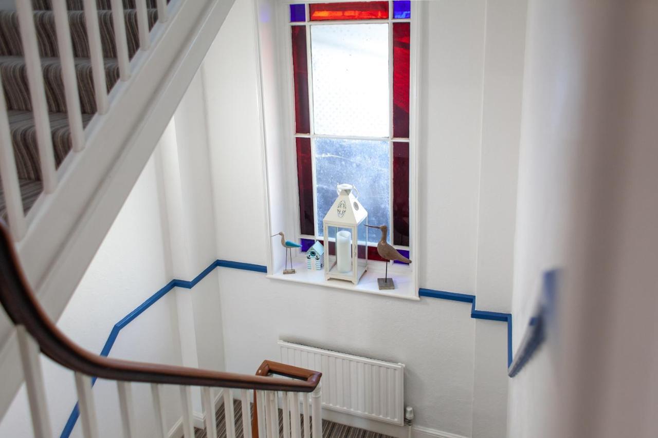 No. 98 Boutique Hotel Уэймут Экстерьер фото